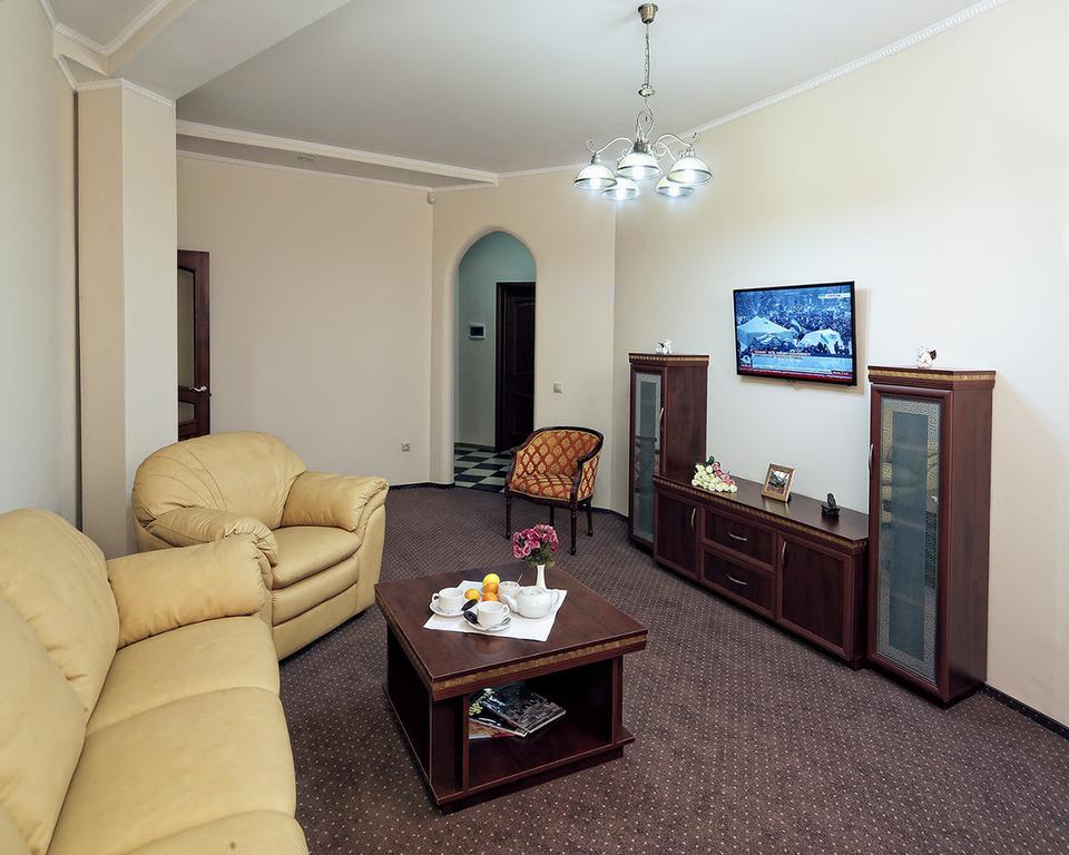 Suite,463624719:JPEG